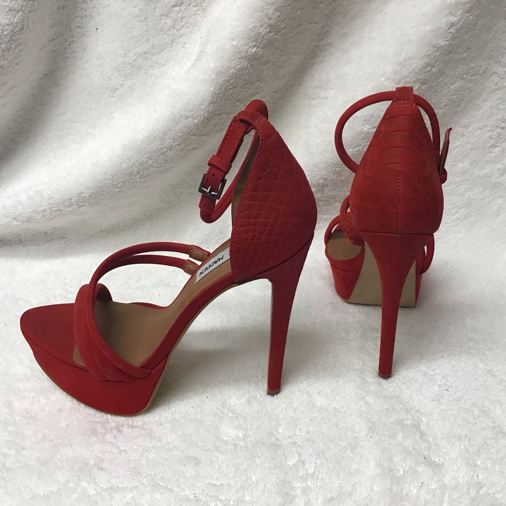 Steve Madden, Rosalia red velvet platform heels - Picture 3 of 4